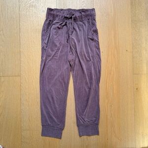 Lululemon, Lost in Leisure Crop Jogger, Antique Bark - Sz. 2